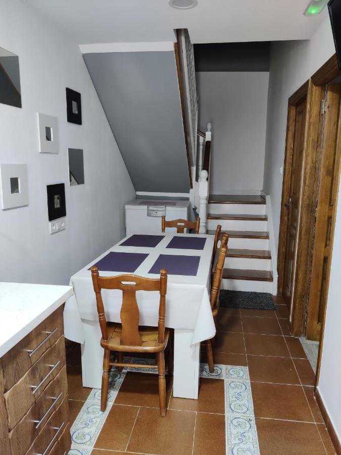Casa Rural Apartamentos Angel Inguanzo Arenas De Cabrales Exterior foto