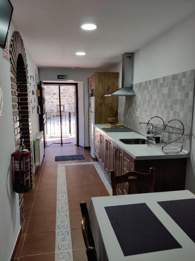 Casa Rural Apartamentos Angel Inguanzo Arenas De Cabrales Exterior foto